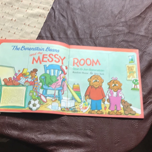 “The Berenstain bears and the messy room” kids softcover book - Picture 6 of 9